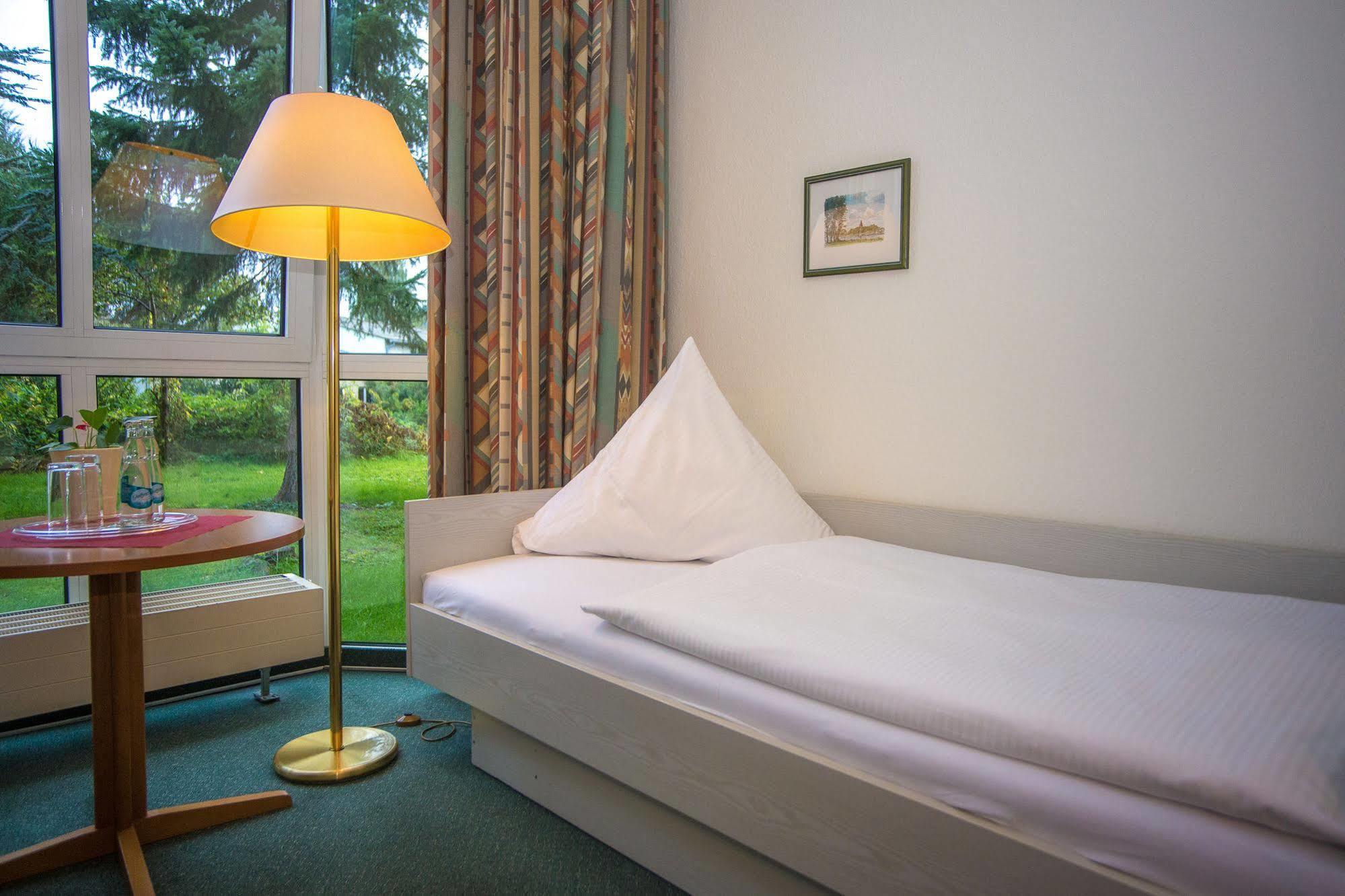 Hotel Weide Satow Esterno foto